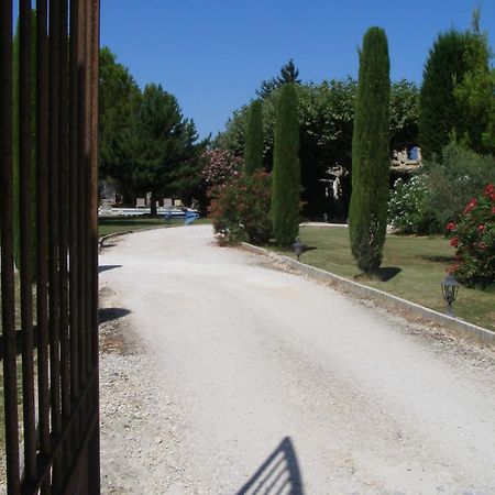 L'Oustau De Mistral Hotel Eyragues ภายนอก รูปภาพ