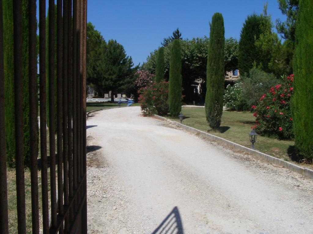 L'Oustau De Mistral Hotel Eyragues ภายนอก รูปภาพ